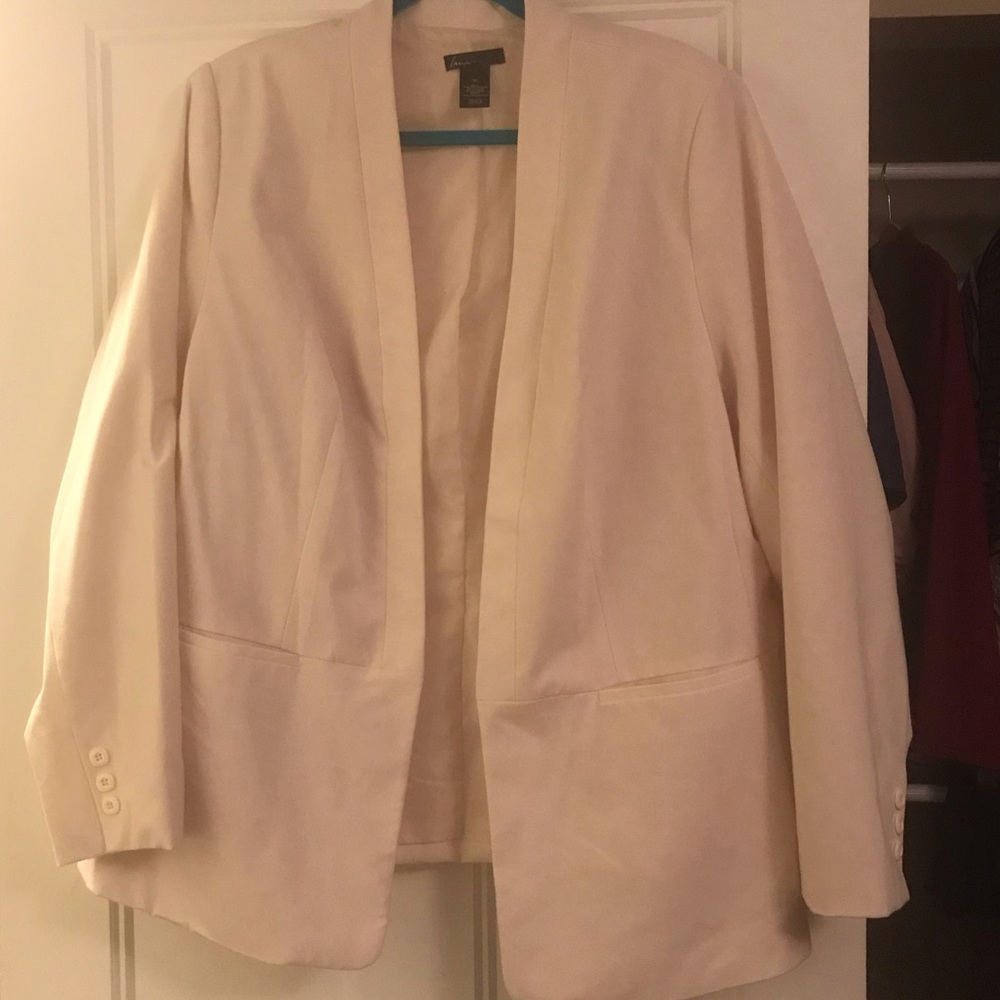 Ivory / Cream Blazer LANE BRYANT SZ 20 like new